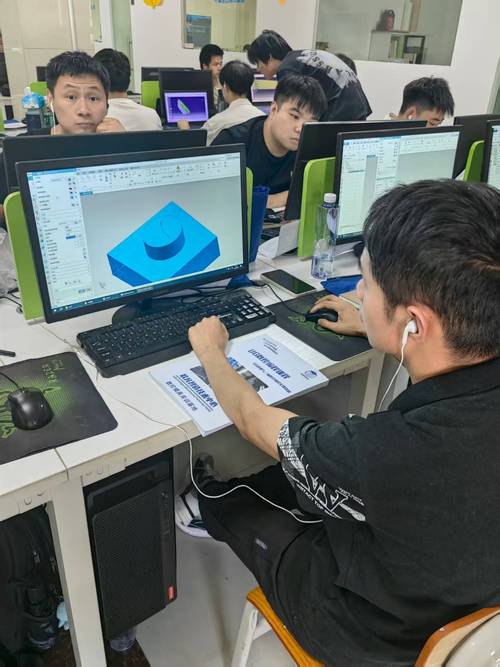 制造業(yè)轉(zhuǎn)型浪潮下，CNC數(shù)控編程技術(shù)培訓(xùn)企業(yè)如何賦能多場(chǎng)景應(yīng)用